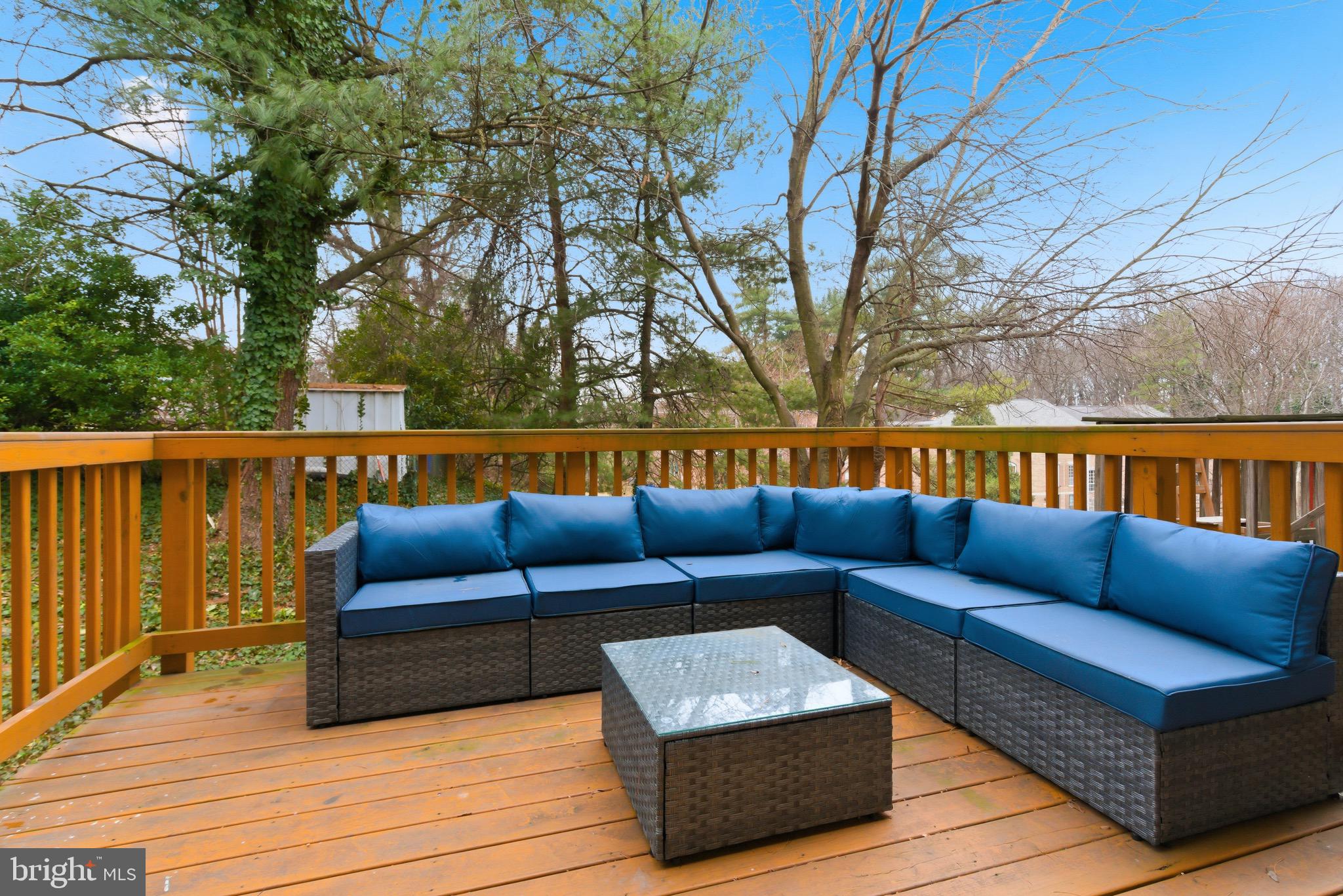 517 Pickwick Village Way Silver Spring, MD 20901 - Photo 33 of 39 a view of sitting area with furniture in wooden floor