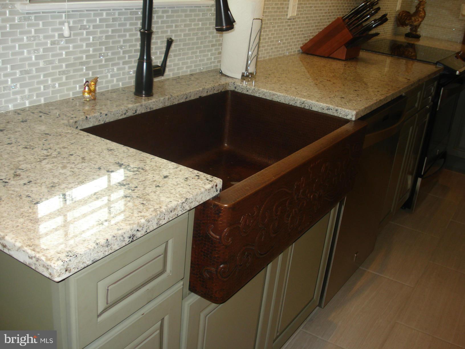 236 Wanda Road Pasadena, MD 21122 - Photo 11 of 30 Kitchen