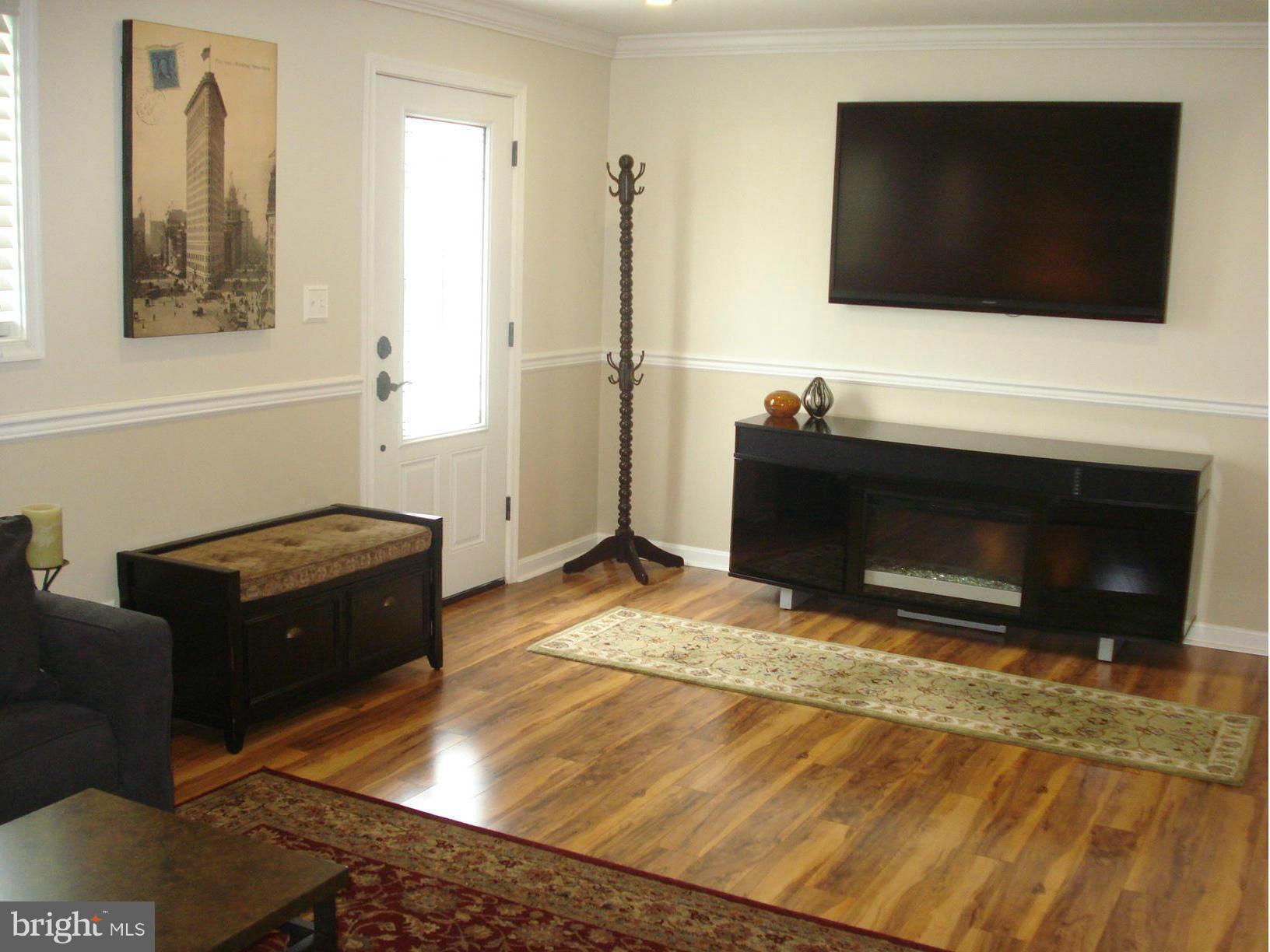 236 Wanda Road Pasadena, MD 21122 - Photo 3 of 30 Living Room