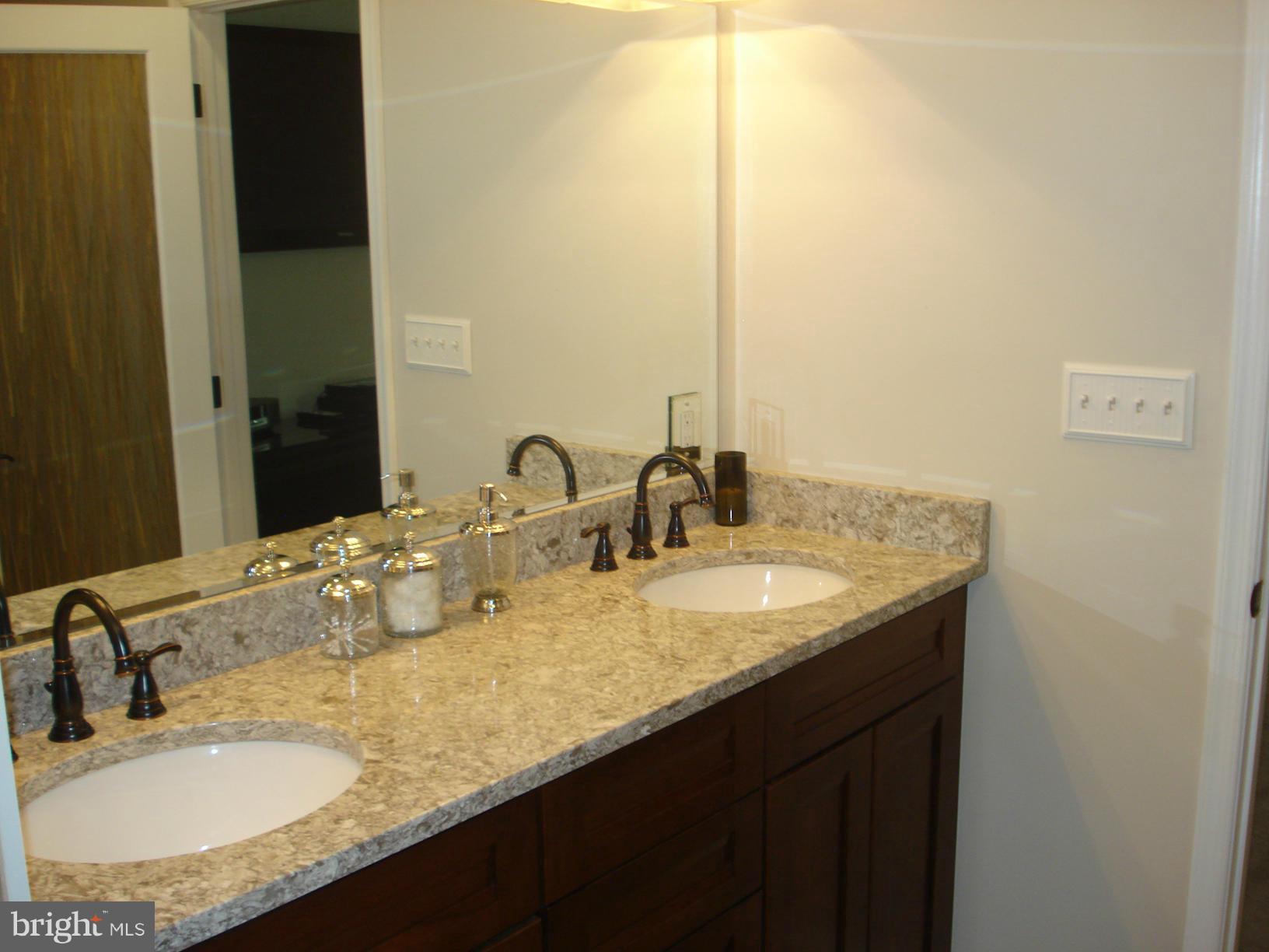 236 Wanda Road Pasadena, MD 21122 - Photo 21 of 30 Bath (Master)
