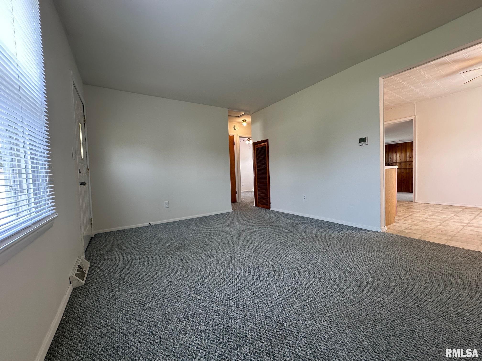 2 St James Court Springfield, IL 62703 - Photo 7 of 11