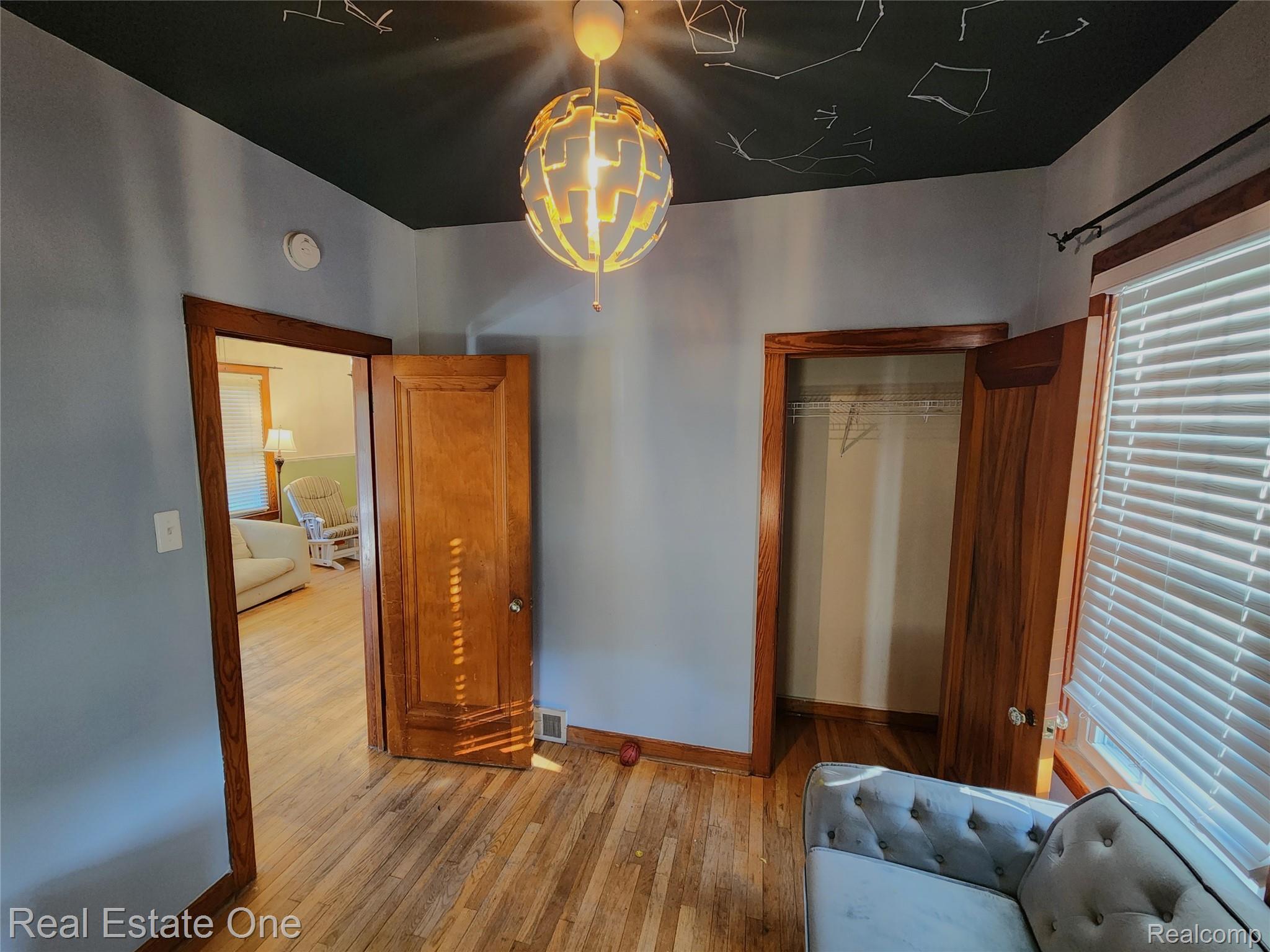 2153 Wiltshire Road Berkley, MI 48072 - Photo 4 of 18 4 BR 1 2.jpg