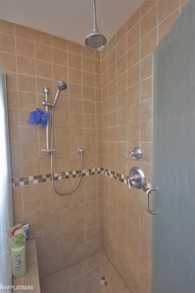77115 Memphis Ridge Road Richmond, MI 48062 - Photo 19 of 37 31340511-19.JPG