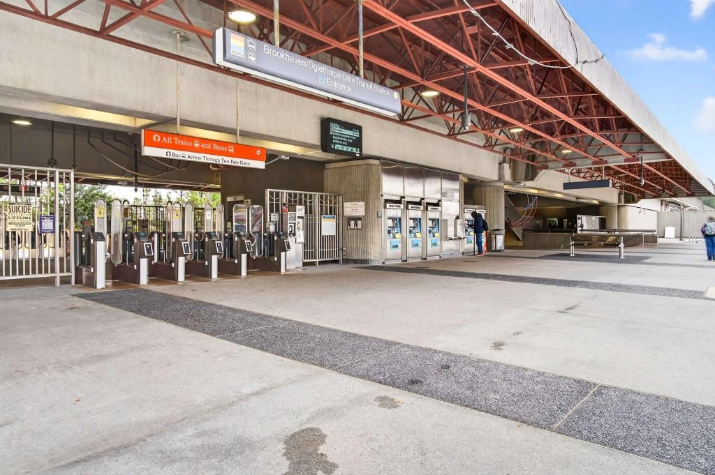 3668 Kingsboro Road Northeast, Unit 9 Atlanta, GA 30319 - Photo 29 of 43 a view of a building with a building