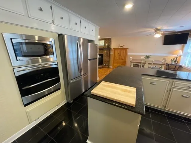 $840,000 | 1006 Burnside Road, Manteo, NC 27954