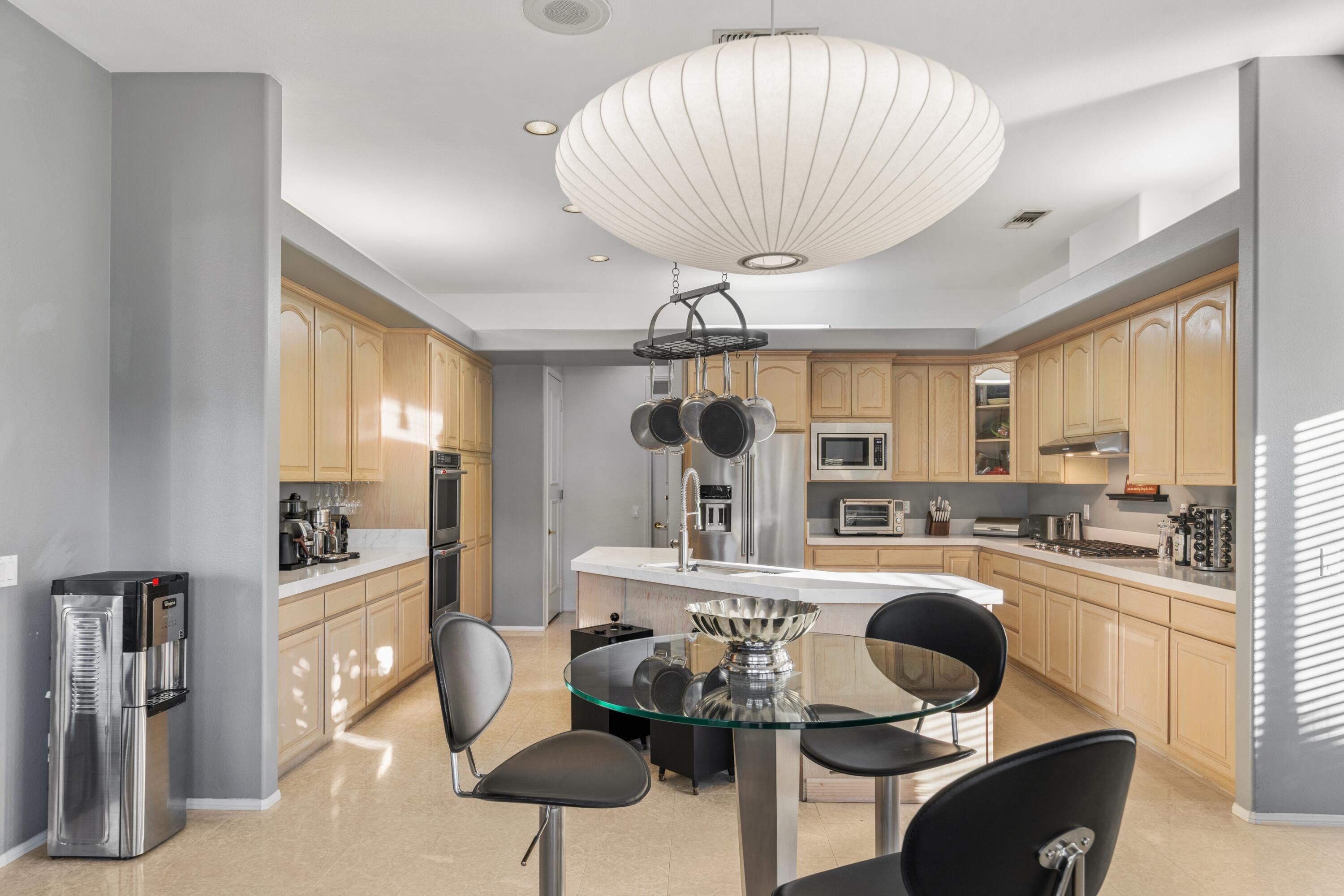 35 Bonita Court Rancho Mirage, CA 92270 - Photo 11 of 21 01