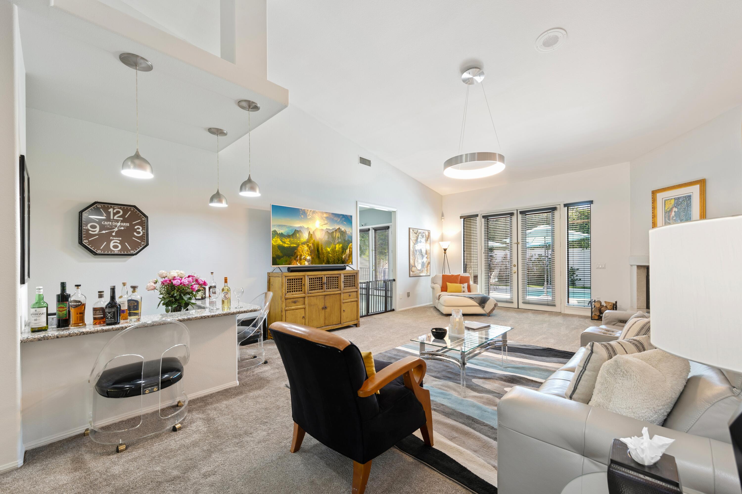 35 Bonita Court Rancho Mirage, CA 92270 - Photo 20 of 21 Living Room