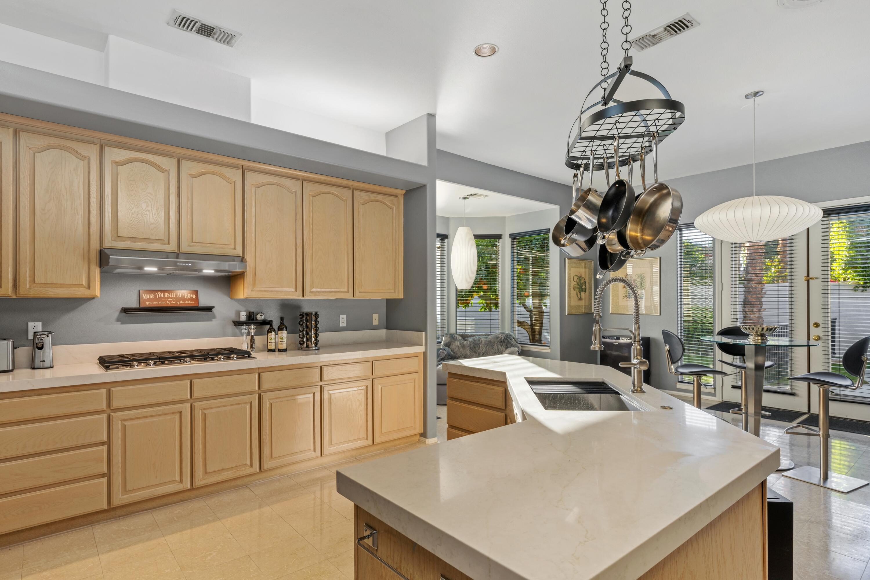 35 Bonita Court Rancho Mirage, CA 92270 - Photo 10 of 21 03