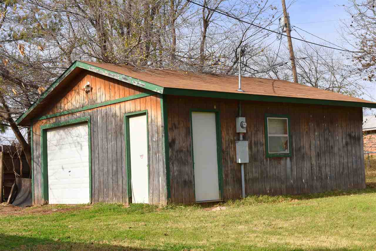 147 East Maple Avenue Perry, OK 73077 - Photo 3 of 16 Gallery Image 3