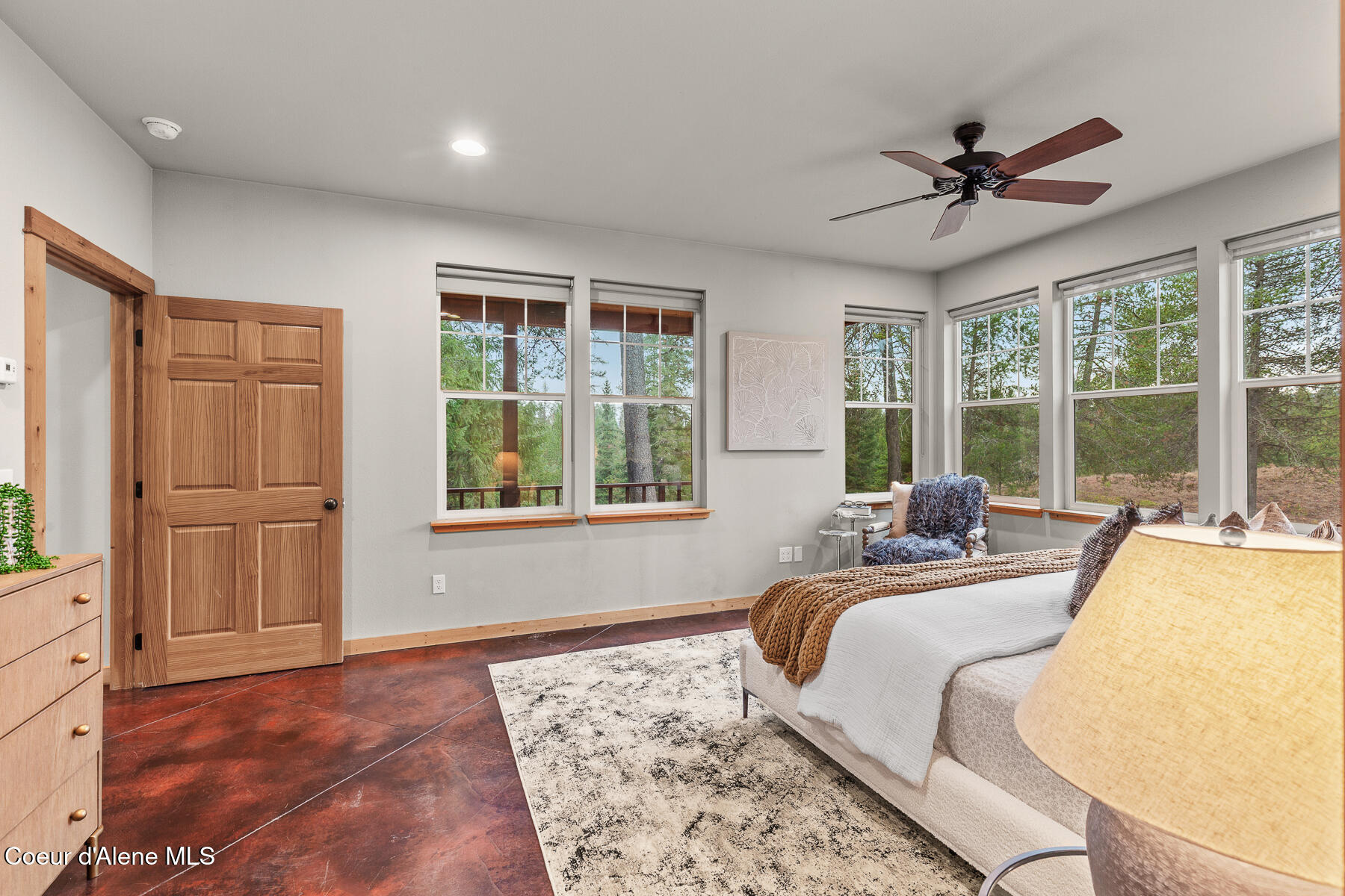 672 Hopkins Road Sandpoint, ID 83864 - Photo 25 of 67 Spacious Master Suite