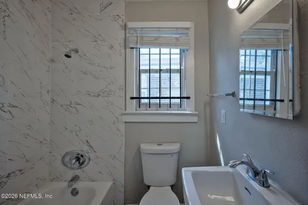 $1,250 | 2036 West 11th Street, Jacksonville, FL 32209