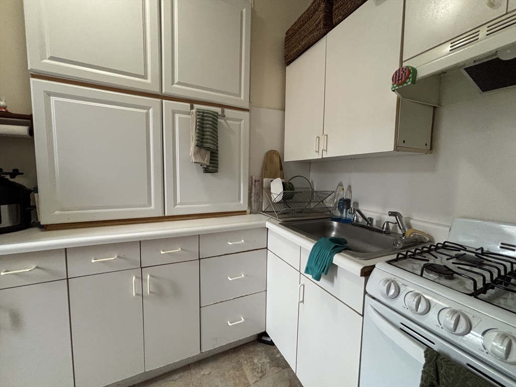 69 Charles Street, Unit 1 Boston, MA 02114 - Photo 5 of 14