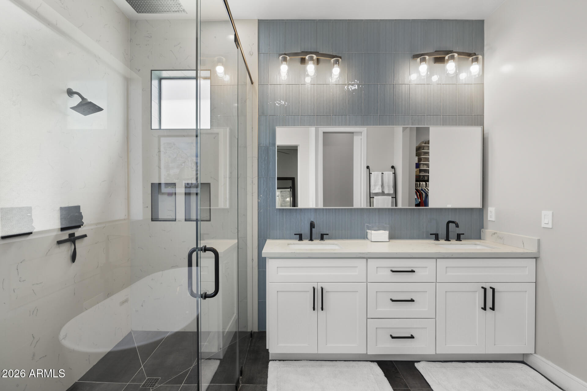 3927 North 13th Place Phoenix, AZ 85014 - Photo 26 of 48 Primary vanities