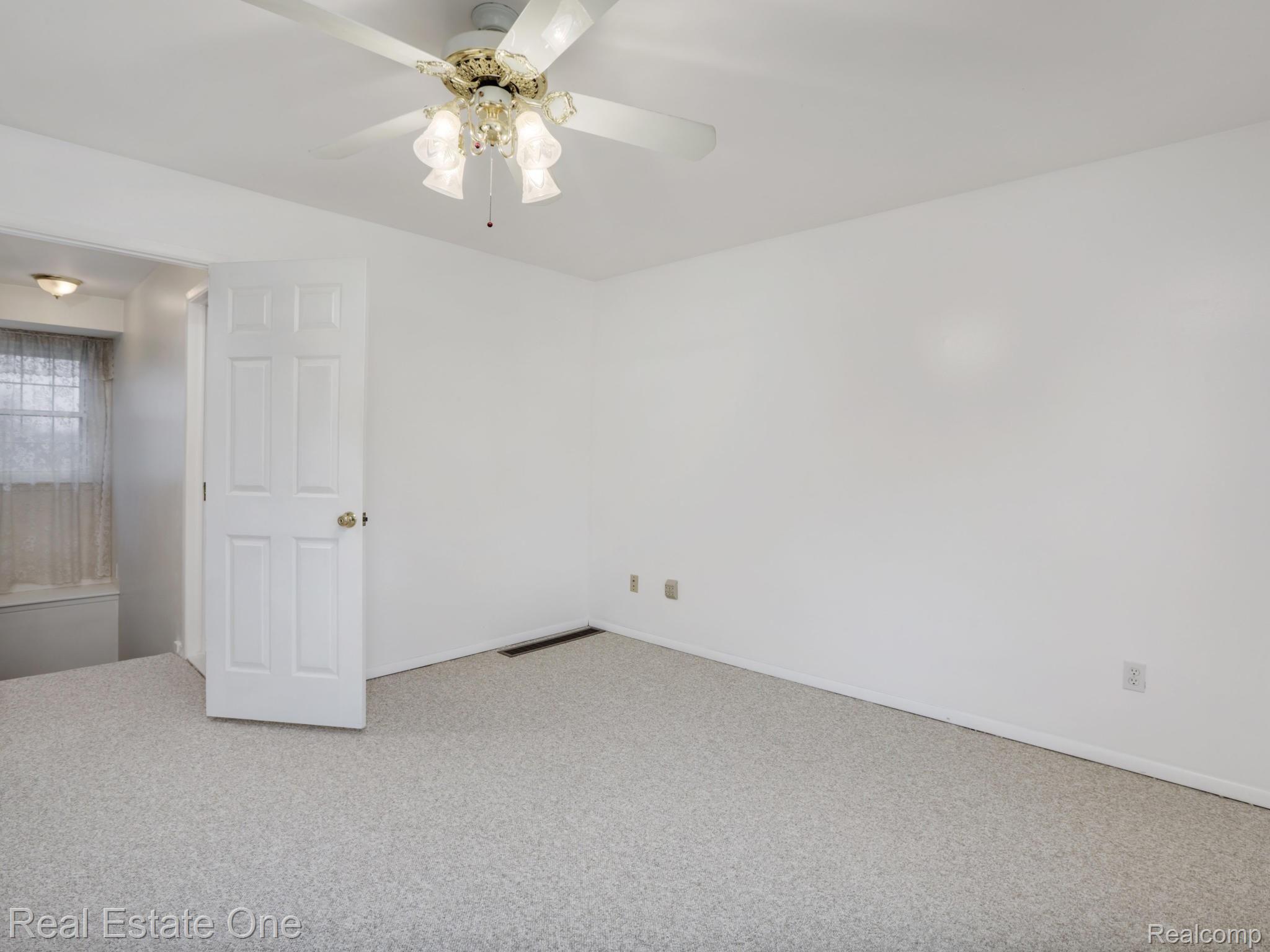 4455 Maybee Road Lake Orion, MI 48359 - Photo 24 of 26 4455 Maybee Rd Orion charter-019-019-4455 Maybee Rd0019-MLS_Size.jpg