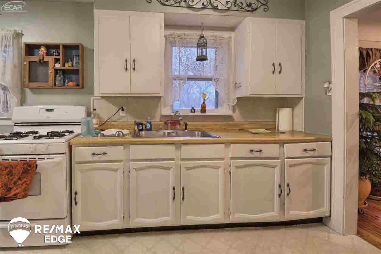 7022 North State Road Davison, MI 48423 - Photo 15 of 28 21354820-14.JPG