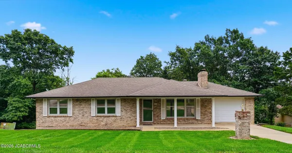 $235,000 | 925 Nelson Drive, Jefferson City, MO 65101