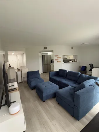 $1,850 | 12850 Southwest 4th Court, Unit 203I, Pembroke Pines, FL 33027