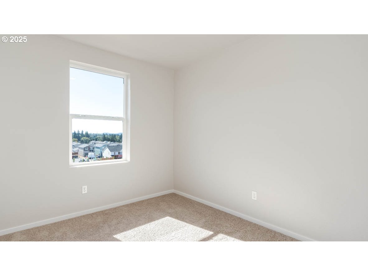 3842 Southwest 35th Street Gresham, OR 97080 - Photo 13 of 25