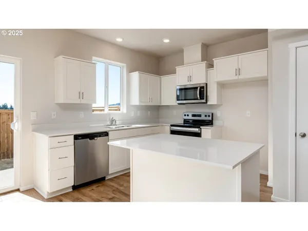 $439,995 | 3842 Southwest 35th Street, Gresham, OR 97080