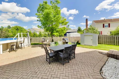 $489,000 | 2446 Lawson Boulevard, Gurnee, IL 60031
