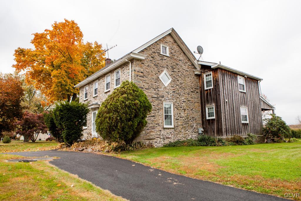 2782 Bedminster Road Perkasie, PA 18944 - Photo 3 of 39 Gallery Image 3