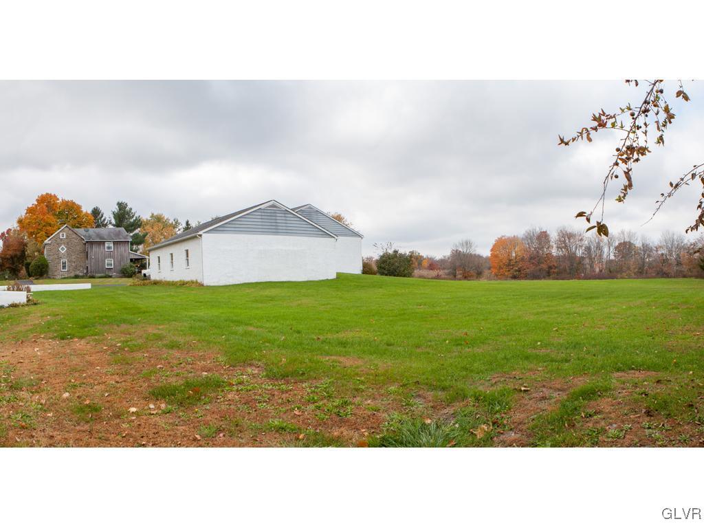 2782 Bedminster Road Perkasie, PA 18944 - Photo 38 of 39 Gallery Image 38