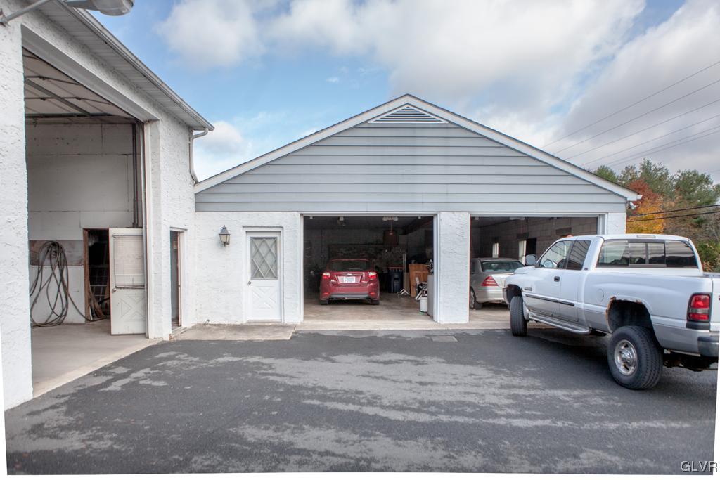 2782 Bedminster Road Perkasie, PA 18944 - Photo 6 of 39 Gallery Image 6
