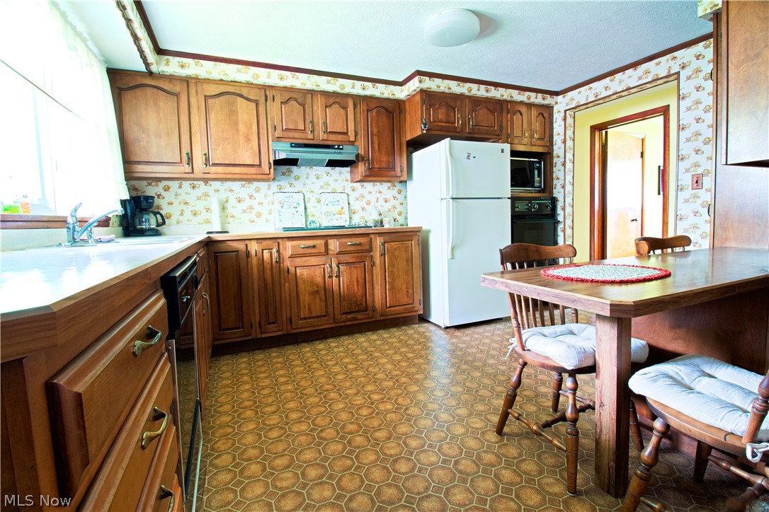6421 Oberlin Road Lorain, OH 44053 - Photo 11 of 21 Gallery Image 11