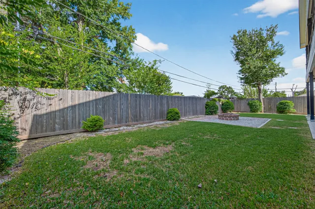 $1,050,000 | 8006 Longridge Drive, Houston, TX 77055