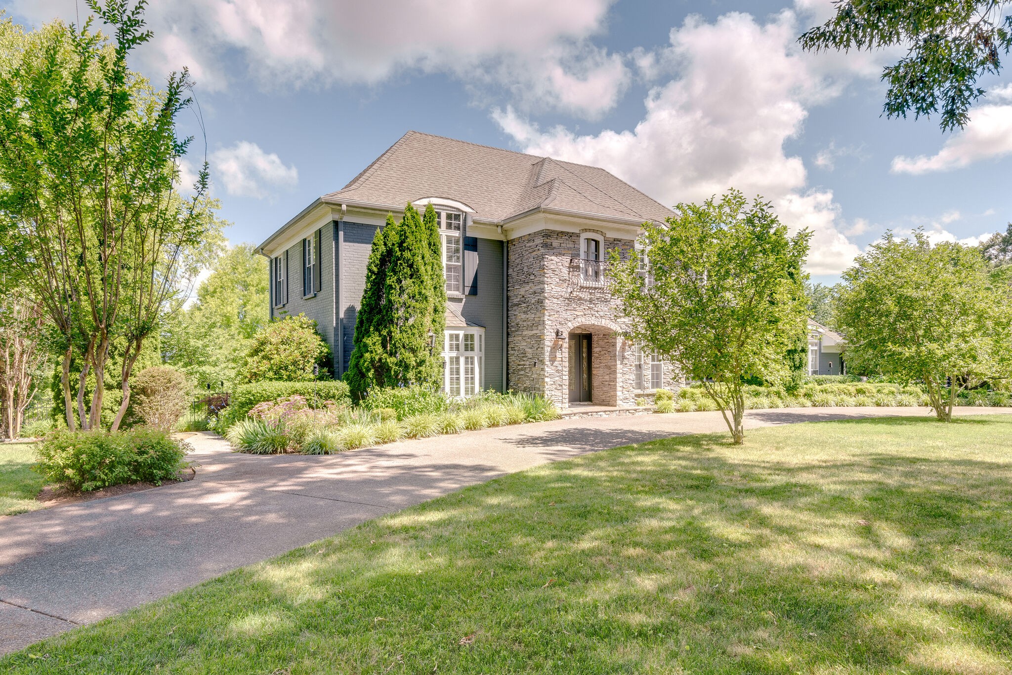 1013 Ridgecrest Drive Dickson, TN 37055 - Photo 2 of 50 Gallery Image 2