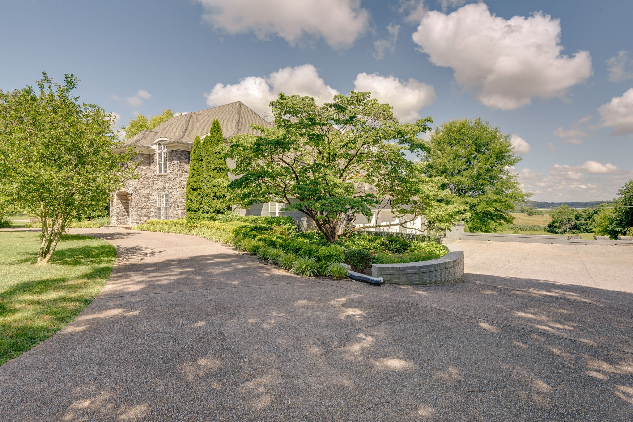 1013 Ridgecrest Drive Dickson, TN 37055 - Photo 3 of 50 Gallery Image 3