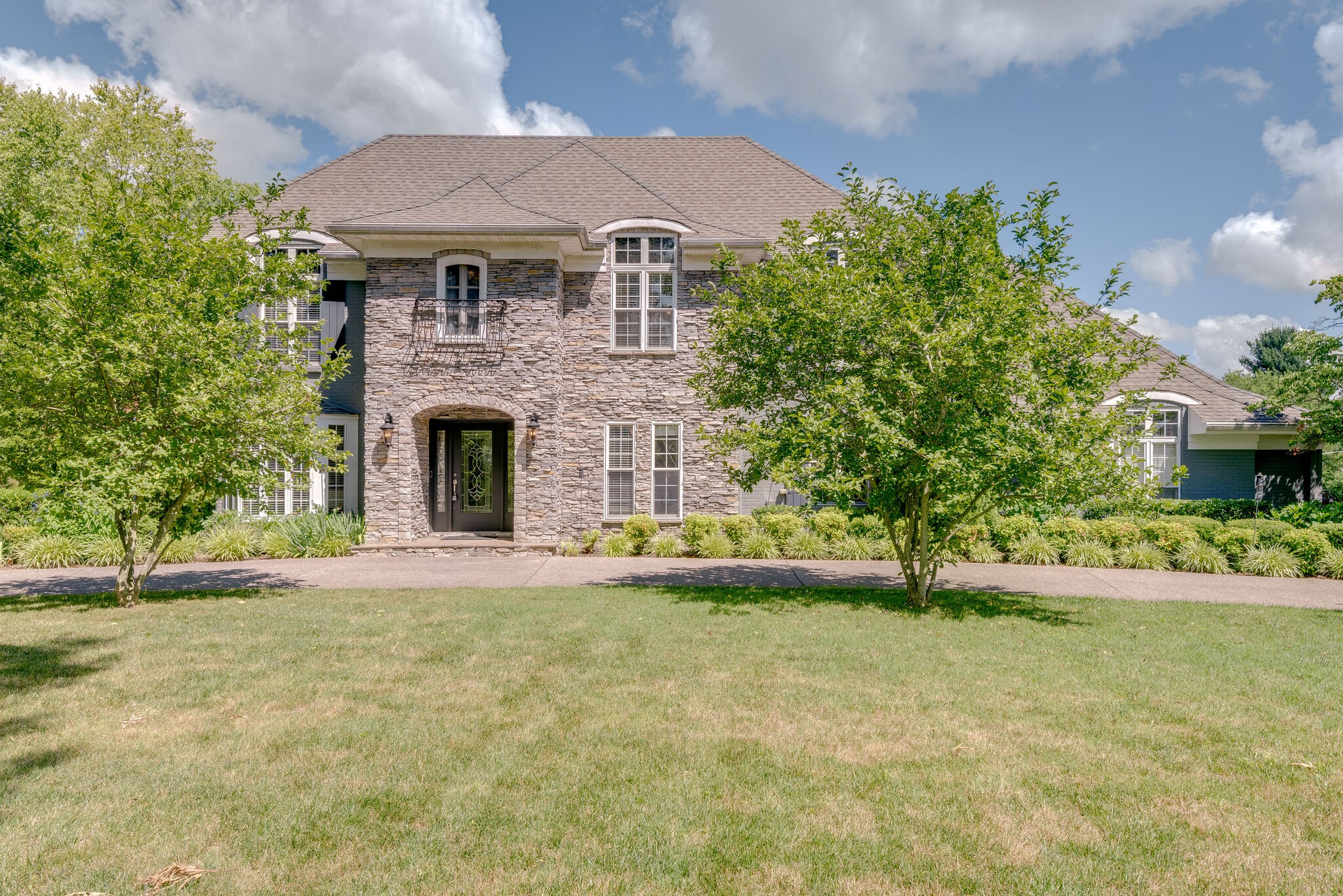 1013 Ridgecrest Drive Dickson, TN 37055 - Photo 5 of 50 Gallery Image 5