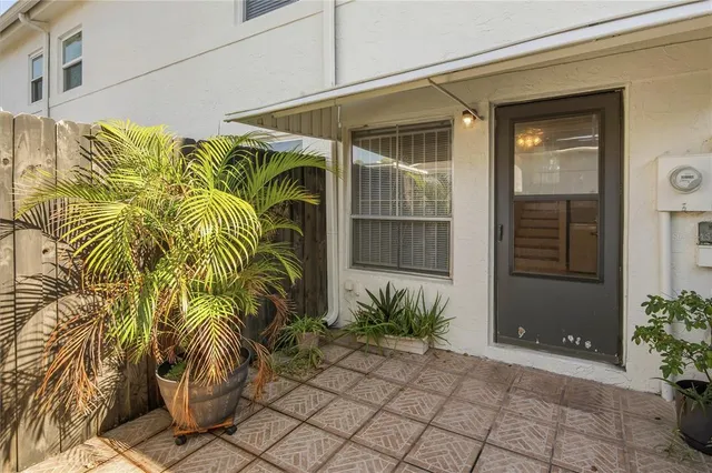 $1,995 | 4521 West La Villa Lane, Tampa, FL 33611