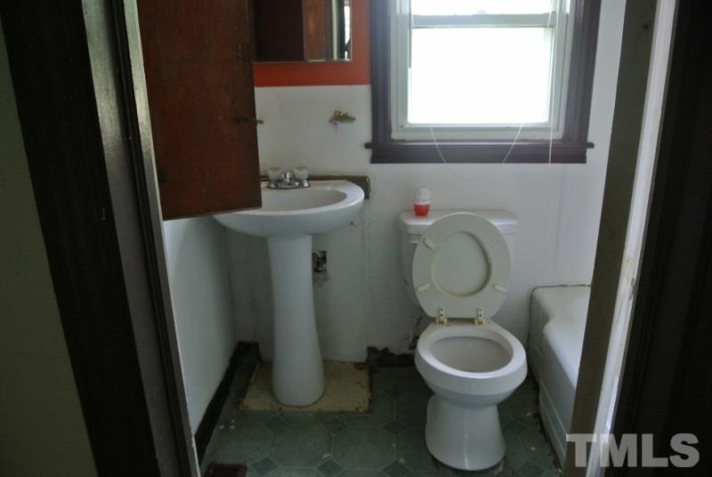 308 Junction Road Durham, NC 27703 - Photo 8 of 10