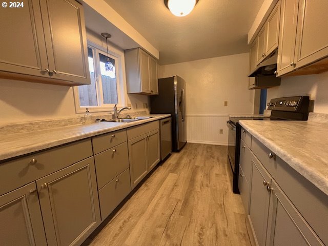 907 Greenwood Avenue Reedsport, OR 97467 - Photo 13 of 45