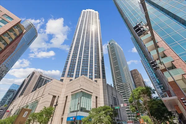 $205,000 | 512 North McClurg Court, Unit 1608, Chicago, IL 60611
