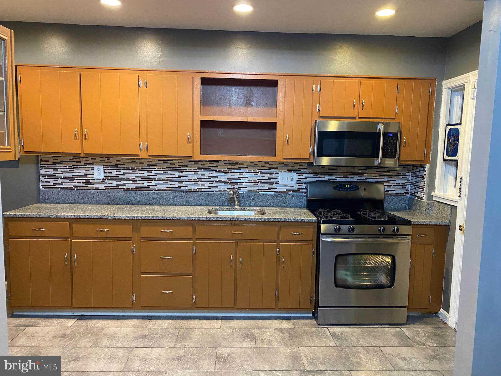 8358 Edgedale Road Baltimore, MD 21234 - Photo 10 of 31