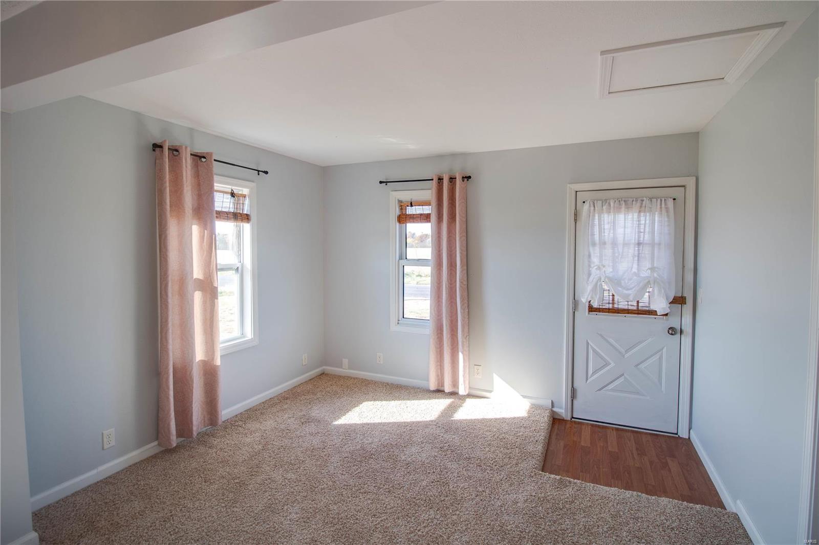 27514 Range Line Road Jerseyville, IL 62052 - Photo 5 of 39