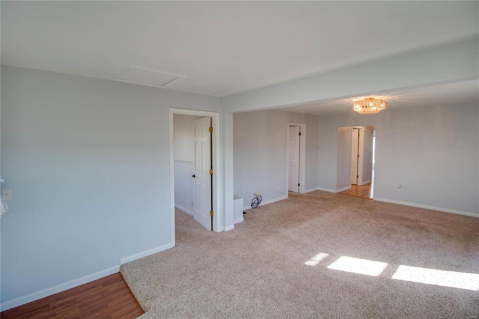 27514 Range Line Road Jerseyville, IL 62052 - Photo 6 of 39
