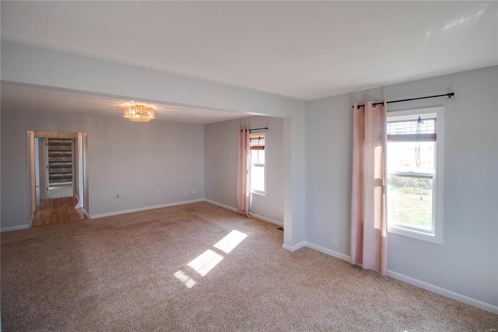 27514 Range Line Road Jerseyville, IL 62052 - Photo 7 of 39