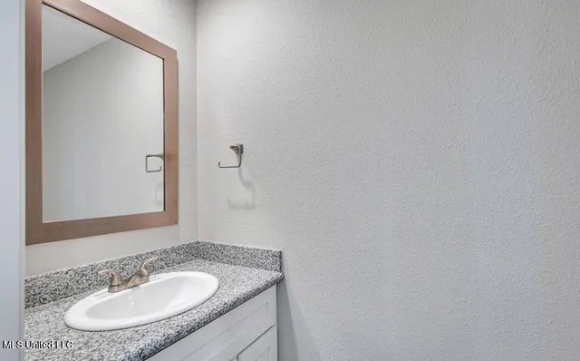 $1,600 | 13227 R Willow Oak Circle, Gulfport, MS 39503