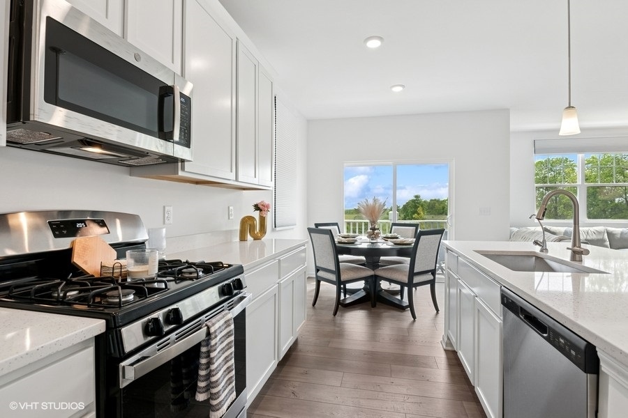 540 Comstock Road South Elgin, IL 60177 - Photo 6 of 23