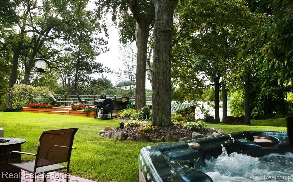 4091 Crocus Road Waterford, MI 48328 - Photo 17 of 28 lakefun_3753c.jpg