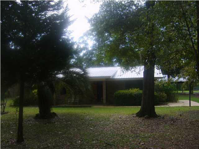 433 Piney Point Road Freeport, FL 32439 - Photo 2 of 10 Gallery Image 2