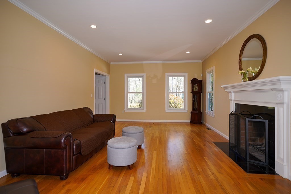 163 Mossman Road Sudbury, MA 01776 - Photo 12 of 42 Gallery Image 12