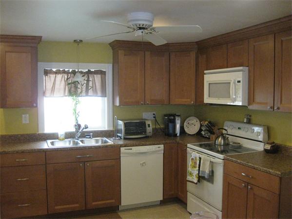 12 Laurine Road Danvers, MA 01923 - Photo 3 of 21 Gallery Image 3