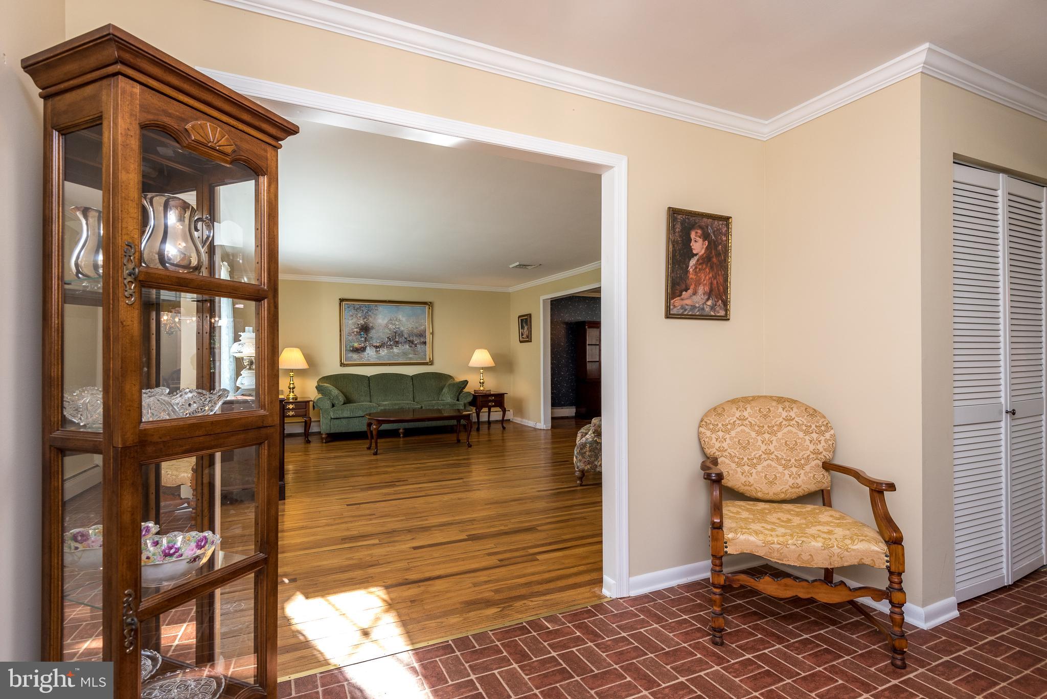 515 Overlook Drive Warminster, PA 18974 - Photo 15 of 54