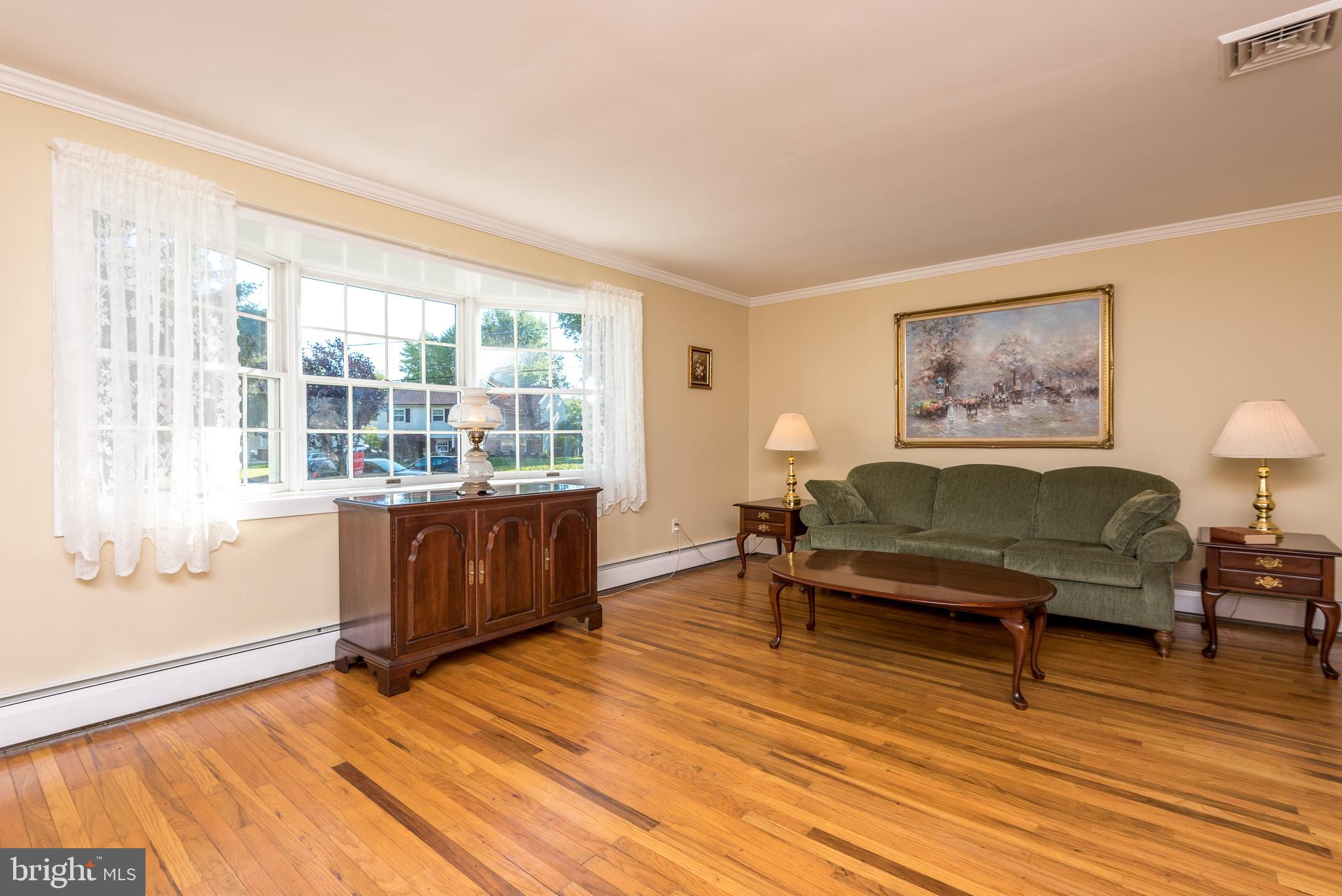 515 Overlook Drive Warminster, PA 18974 - Photo 17 of 54 Bright Bay Window