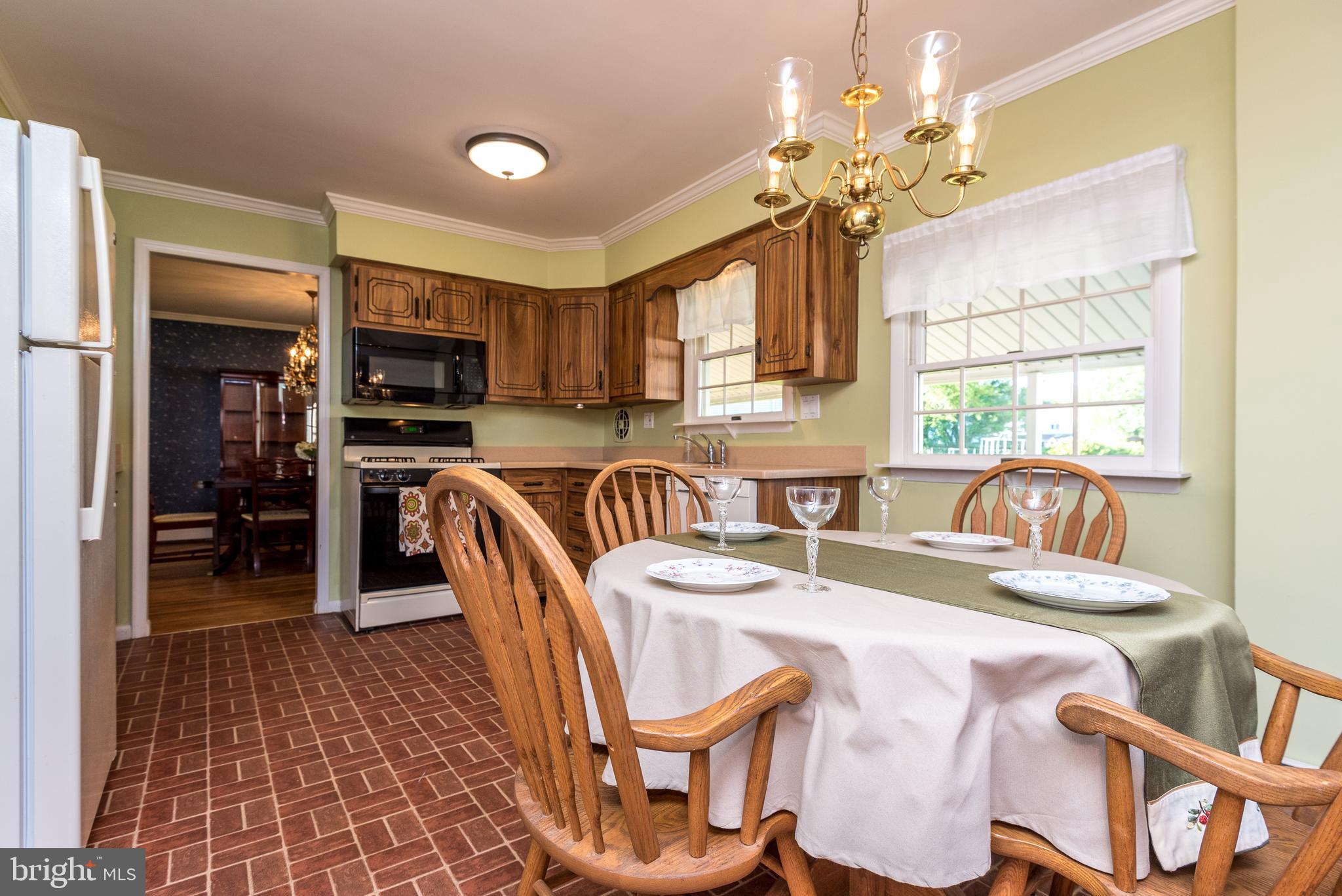515 Overlook Drive Warminster, PA 18974 - Photo 23 of 54 Eat-in Kitchen