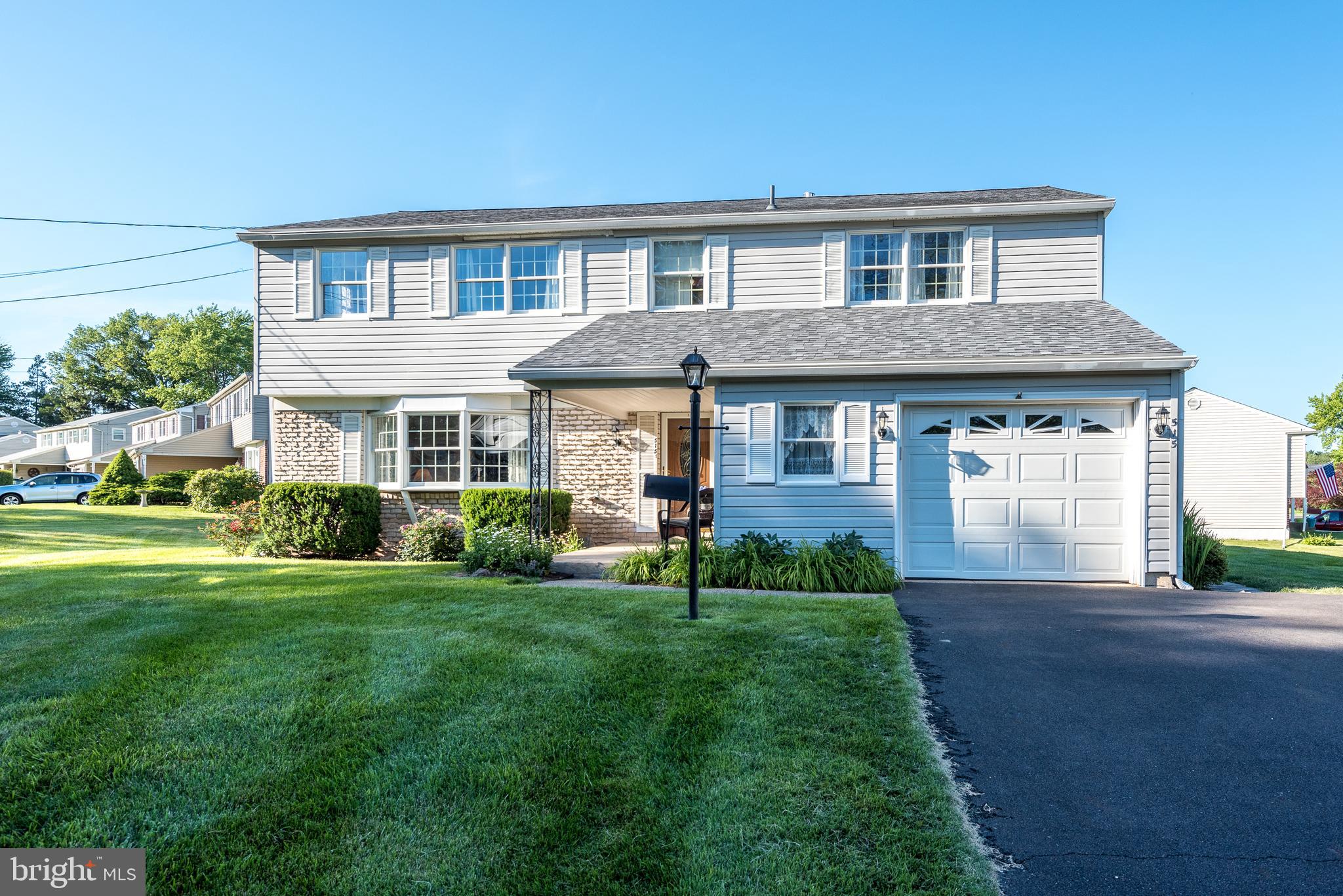 515 Overlook Drive Warminster, PA 18974 - Photo 4 of 54